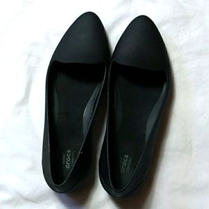 Crocs women pointed toe flat rubber black size 11 excellent condition used